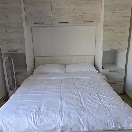 Vila Sofia 诺维·维诺多尔斯基 外观 照片